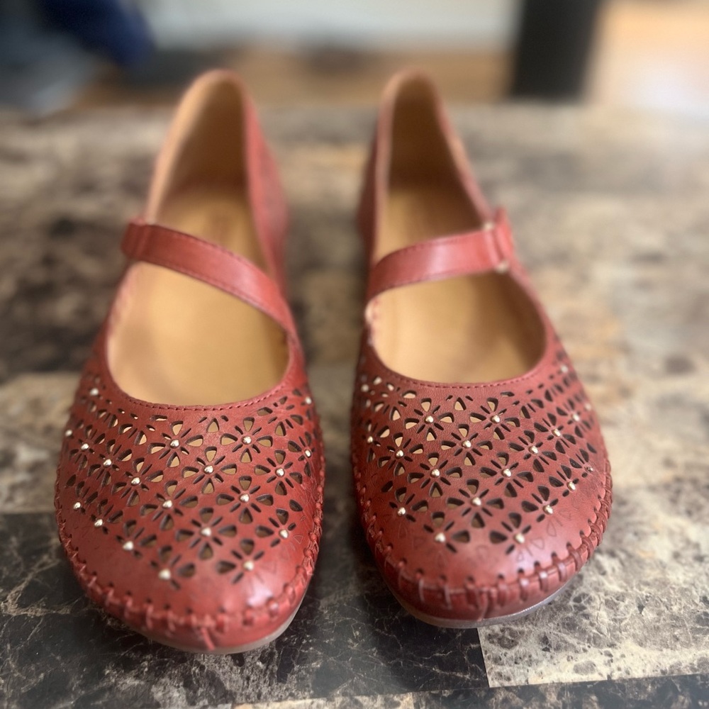 Pikolinos P. Vallarta Mary Jane strap Flat